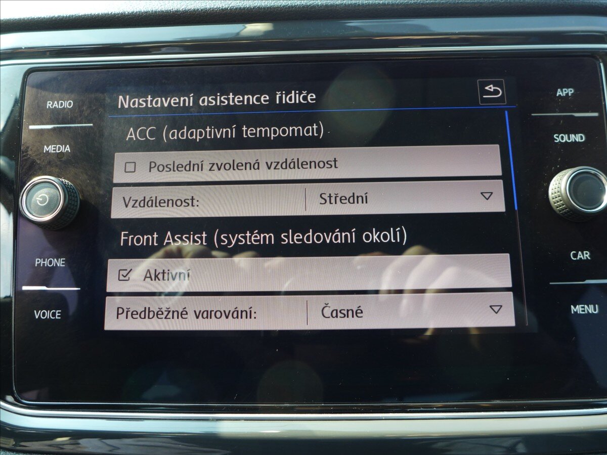 Volkswagen T-Roc SUV / Terénní 2,0 l 110 kw