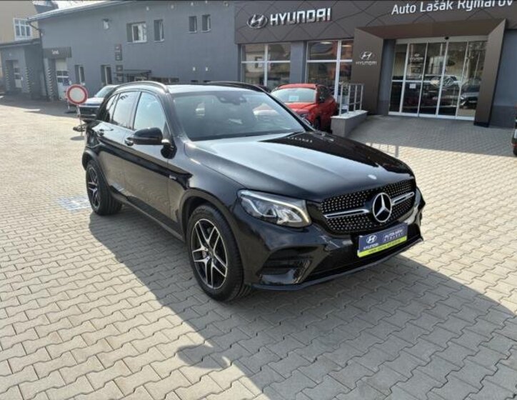 Mercedes-Benz GLC SUV / Terénní 3,0 l 270 kw
