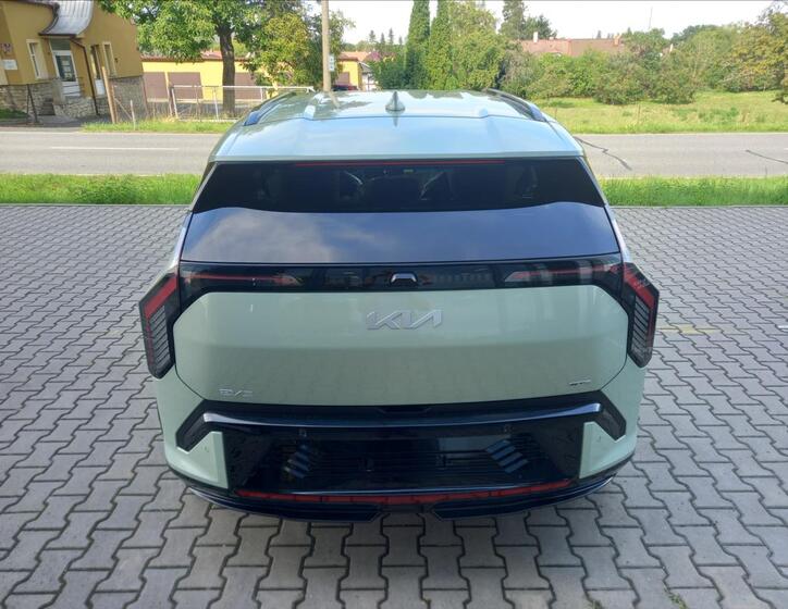 KIA EV3 5