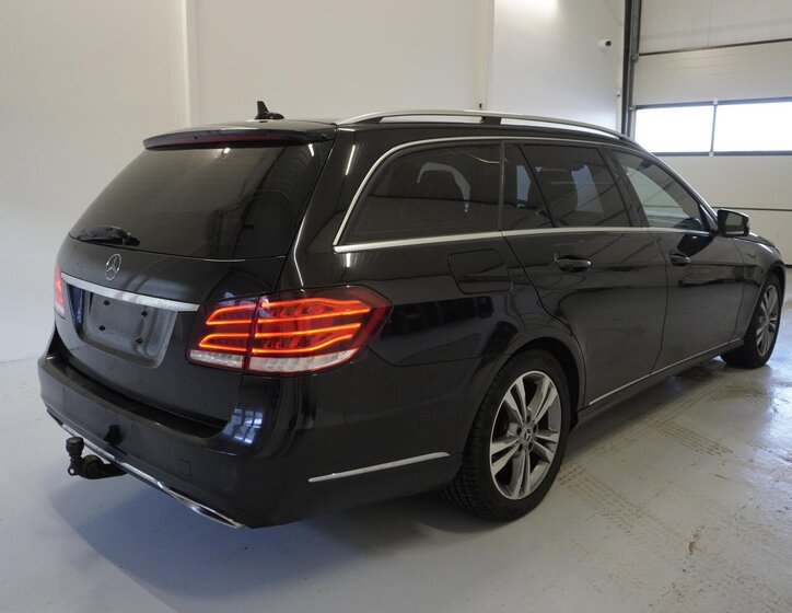 Mercedes-Benz Třídy E Kombi 3,0 l 190 kw