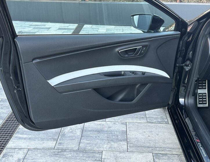 Seat Leon Hatchback 2,0 l 213 kw