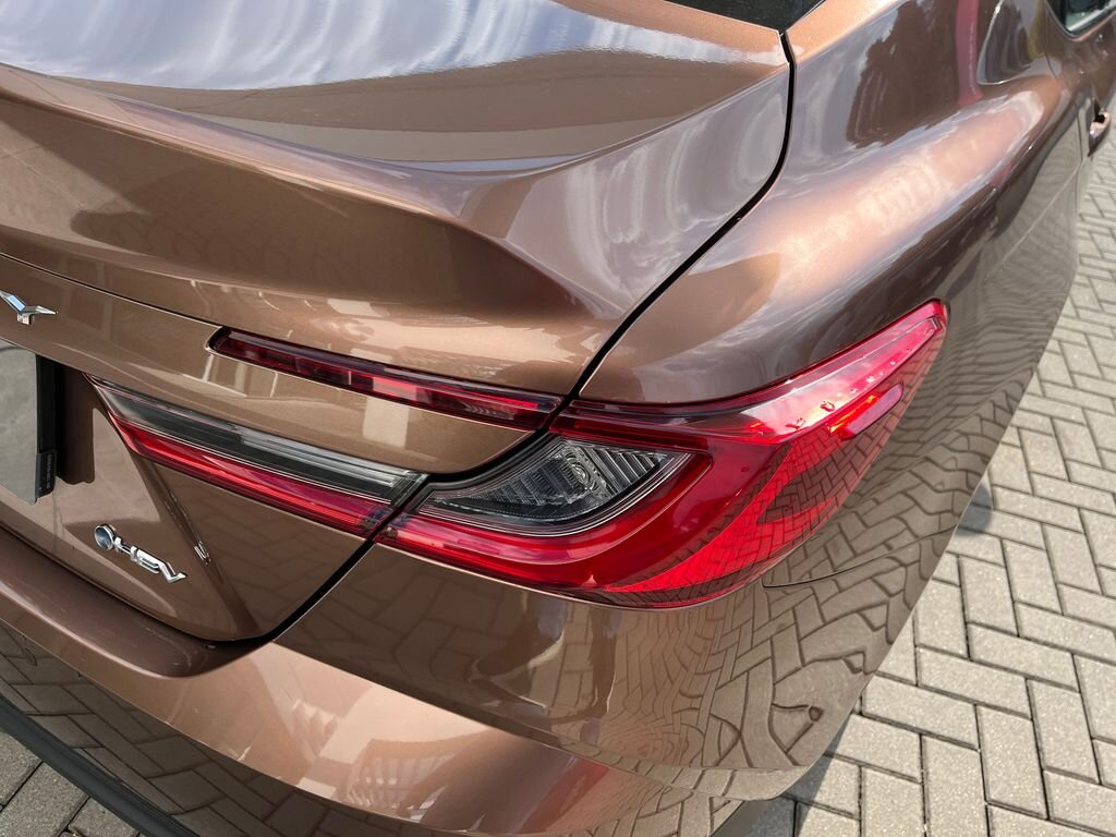 Toyota Camry Sedan / Limuzína 2,5 l 137 kw