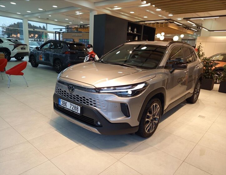 Toyota Corolla Cross SUV 2,0 l 131 kw