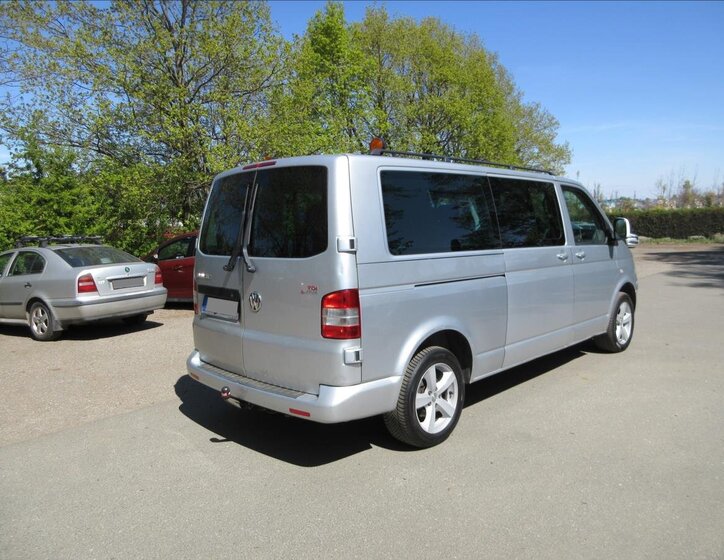Volkswagen Caravelle Kombi 2,5 l 128 kw