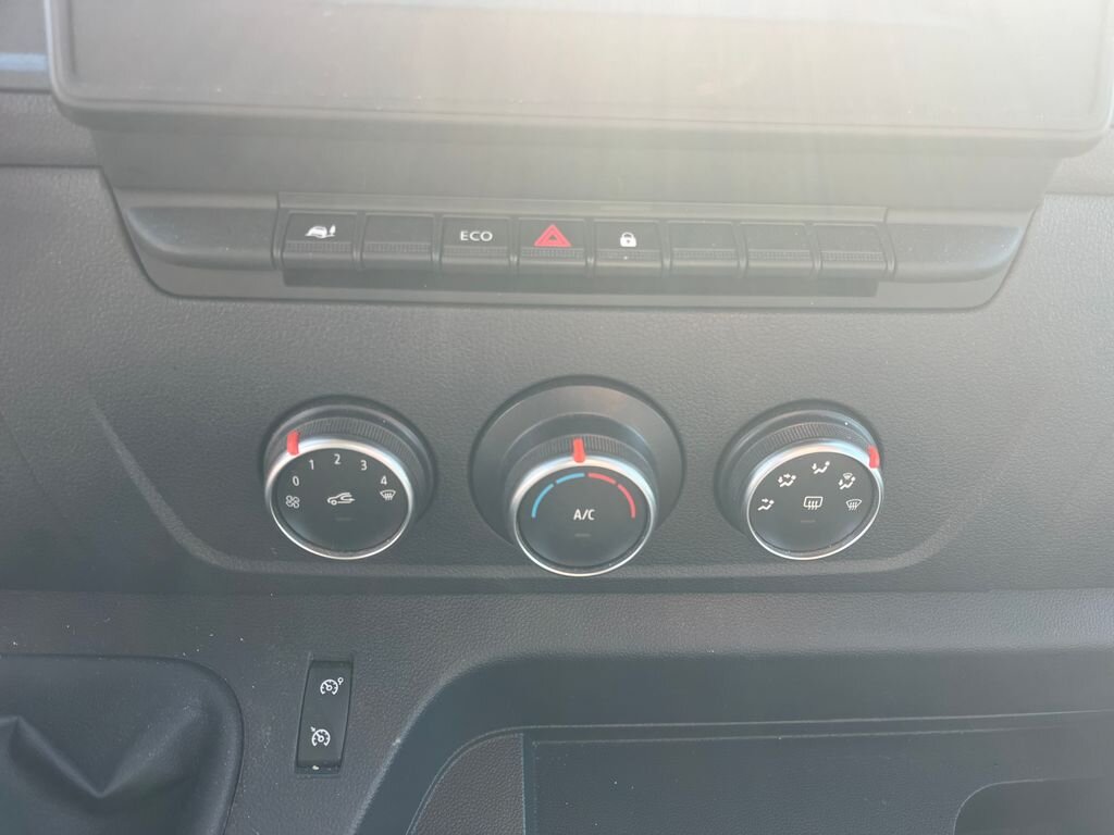 Nissan Interstar Skříň 2,3 l 100 kw