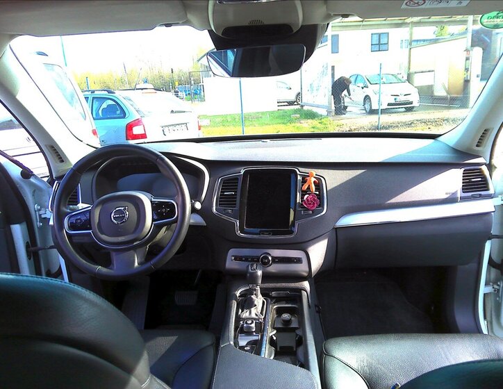 Volvo XC90 SUV / Terénní 2,0 l 173 kw