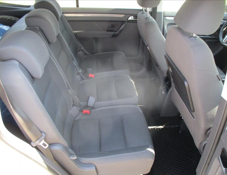 Volkswagen Touran 11