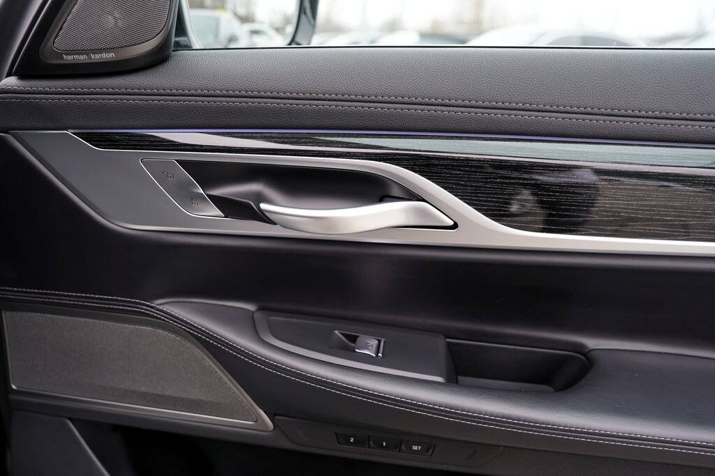 BMW Řada 7 Sedan 3,0 l 210 kw