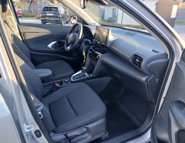 Toyota Yaris Cross 15