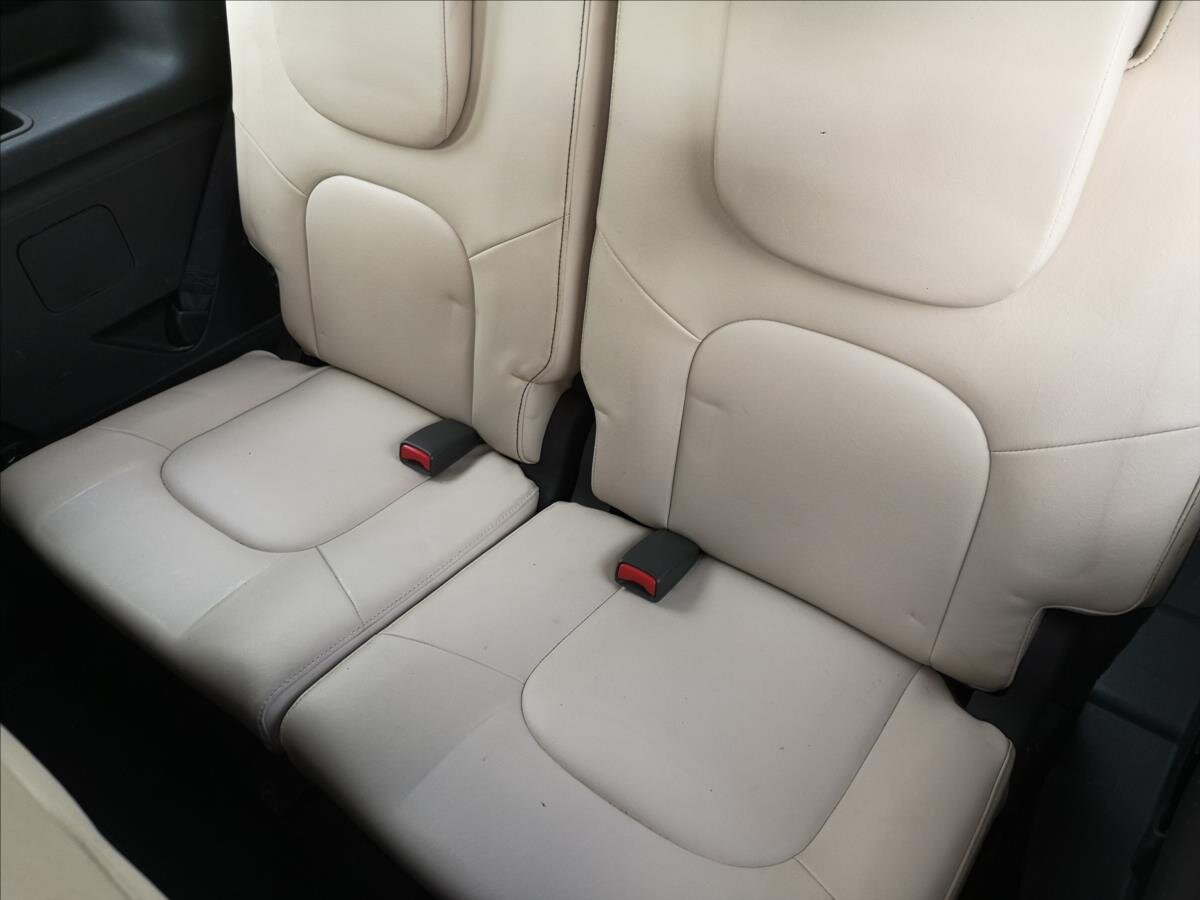 Nissan Pathfinder Kombi 2,5 l 140 kw