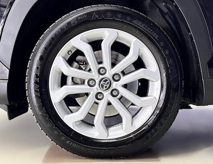 Toyota Corolla Cross SUV / Terénní 2,0 l 143 kw