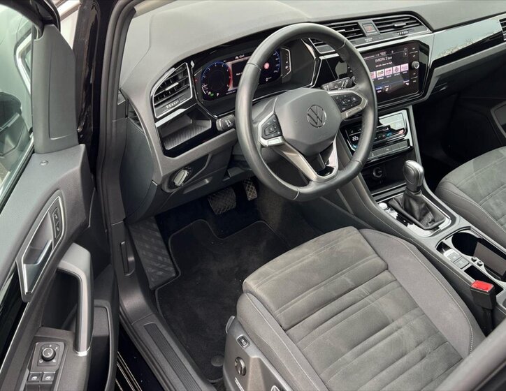 Volkswagen Touran MPV 1,5 l 110 kw