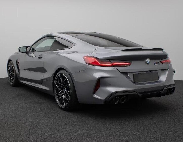 BMW M8 Kupé 4,4 l 460 kw