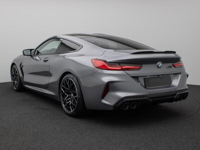BMW M8 Kupé 4,4 l 460 kw