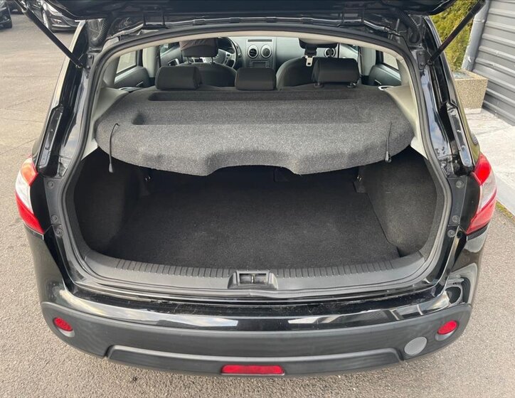 Nissan Qashqai SUV / Terénní 2,0 l 110 kw