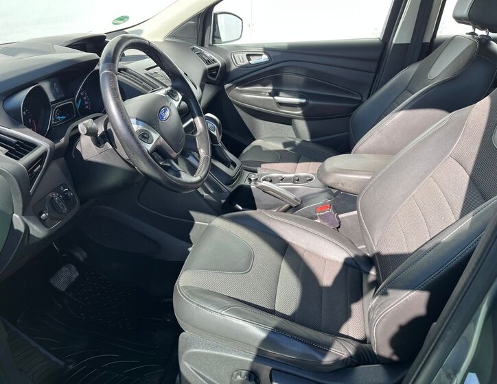 Ford Kuga SUV 1,6 l 134 kw