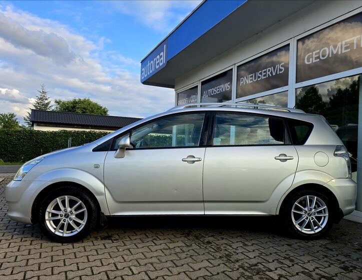 Toyota Corolla Verso 6