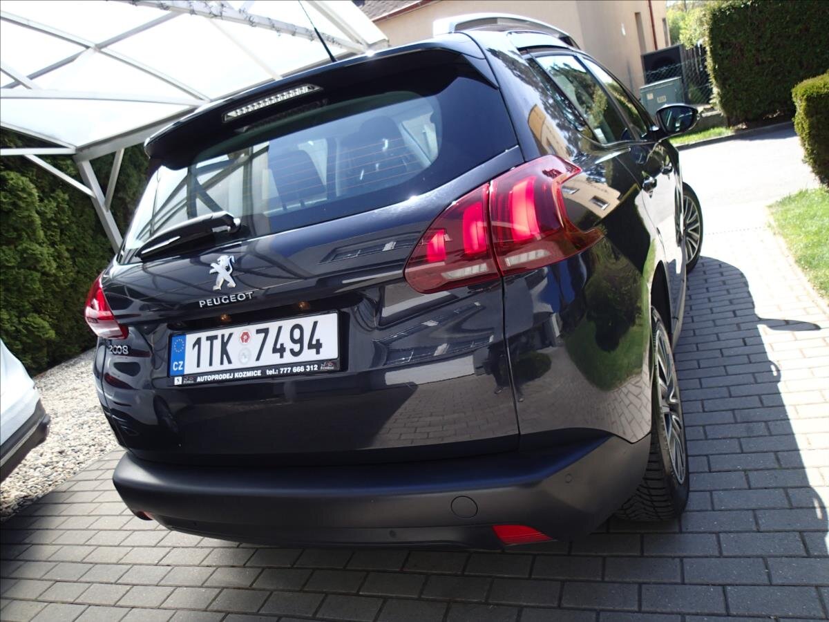 Peugeot 2008 Kombi 1,2 l 61 kw