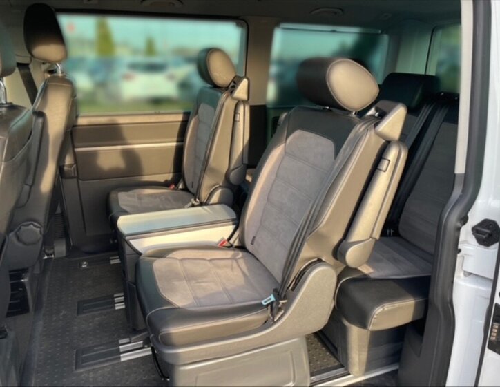 Volkswagen Multivan 8