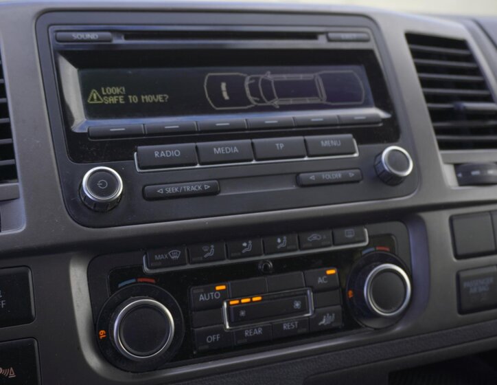 Volkswagen Caravelle 11