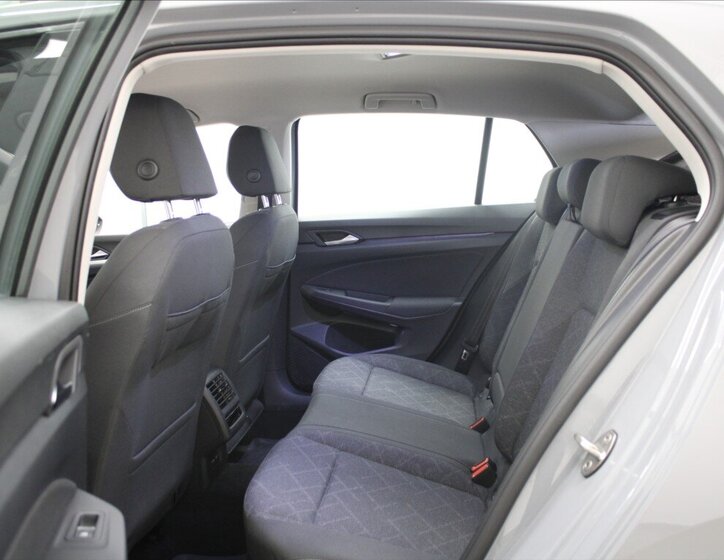 Volkswagen Golf Hatchback 999,0 81 kw