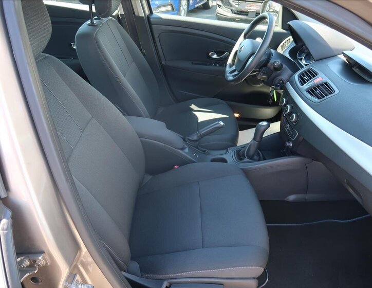 Renault Fluence Sedan / Limuzína 1,6 l 81 kw