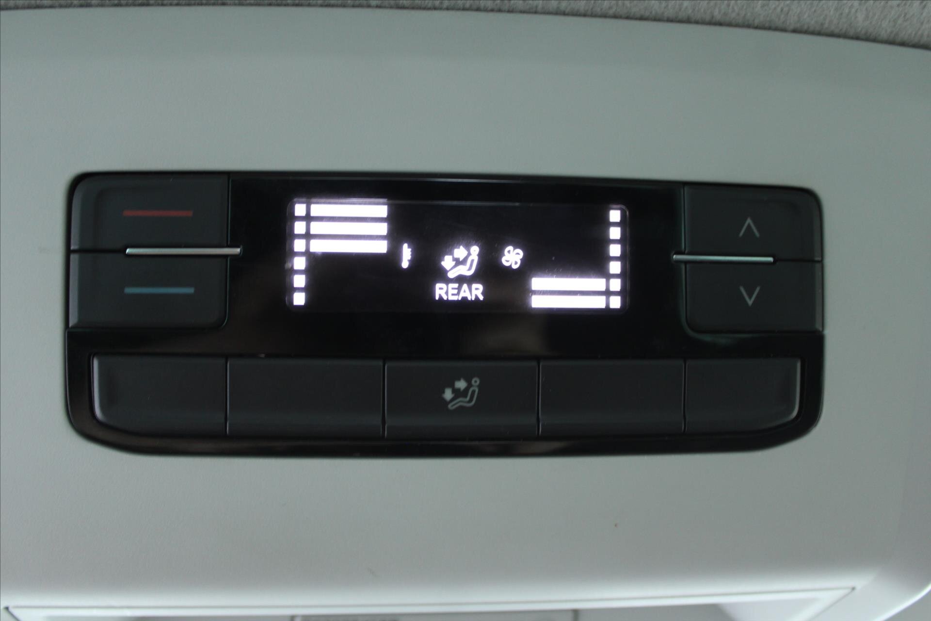 Volkswagen Transporter Kombi 2,0 l 110 kw