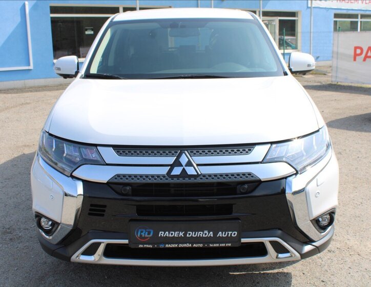 Mitsubishi Outlander SUV / Terénní 2,0 l 110 kw
