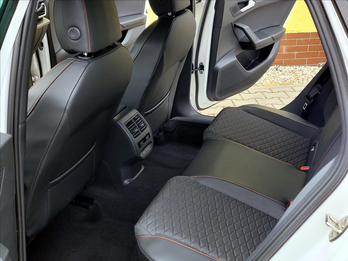 Seat Leon Hatchback 1,5 l 110 kw