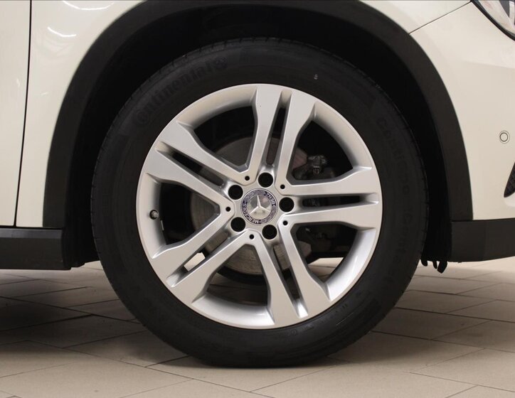 Mercedes-Benz GLA Kombi 1,6 l 90 kw