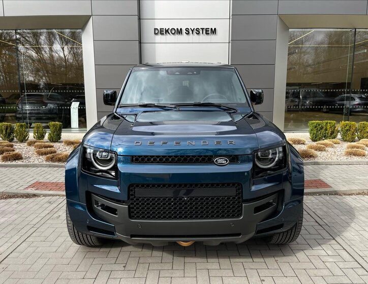 Land Rover Defender SUV / Terénní 4,4 l 467 kw