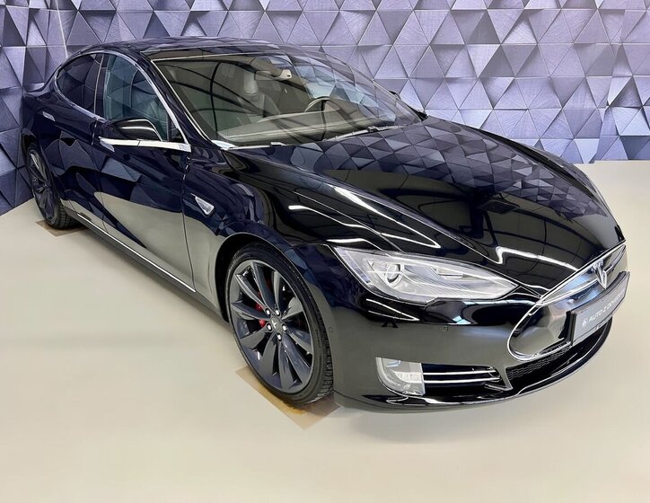 Tesla Model S Liftback 0,0 515 kw