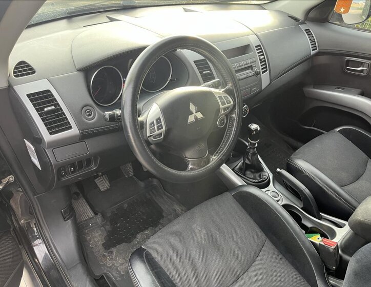 Mitsubishi Outlander 9