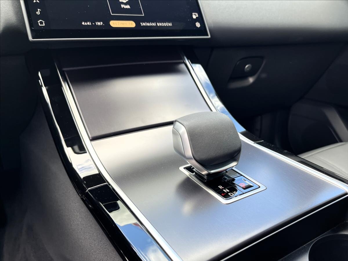 Land Rover Range Rover Velar SUV / Terénní 2,0 l 150 kw