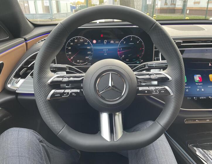 Mercedes-Benz Třídy E 12