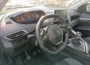 Peugeot 5008 SUV 1,2 l 96 kw