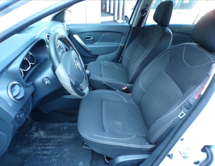 Dacia Sandero Hatchback 1,1 l 54 kw