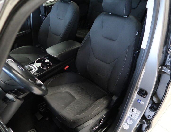 Ford S-MAX MPV 2,0 l 132 kw