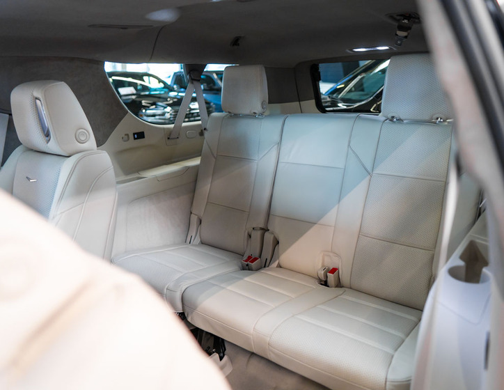 Cadillac Escalade 43