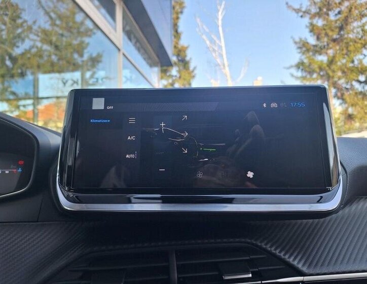 Peugeot 208 Hatchback 1,2 l 74 kw