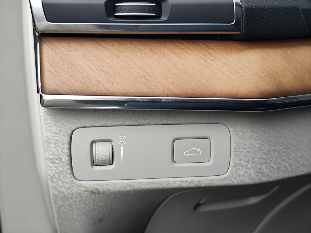 Volvo XC90 SUV 2,0 l 173 kw