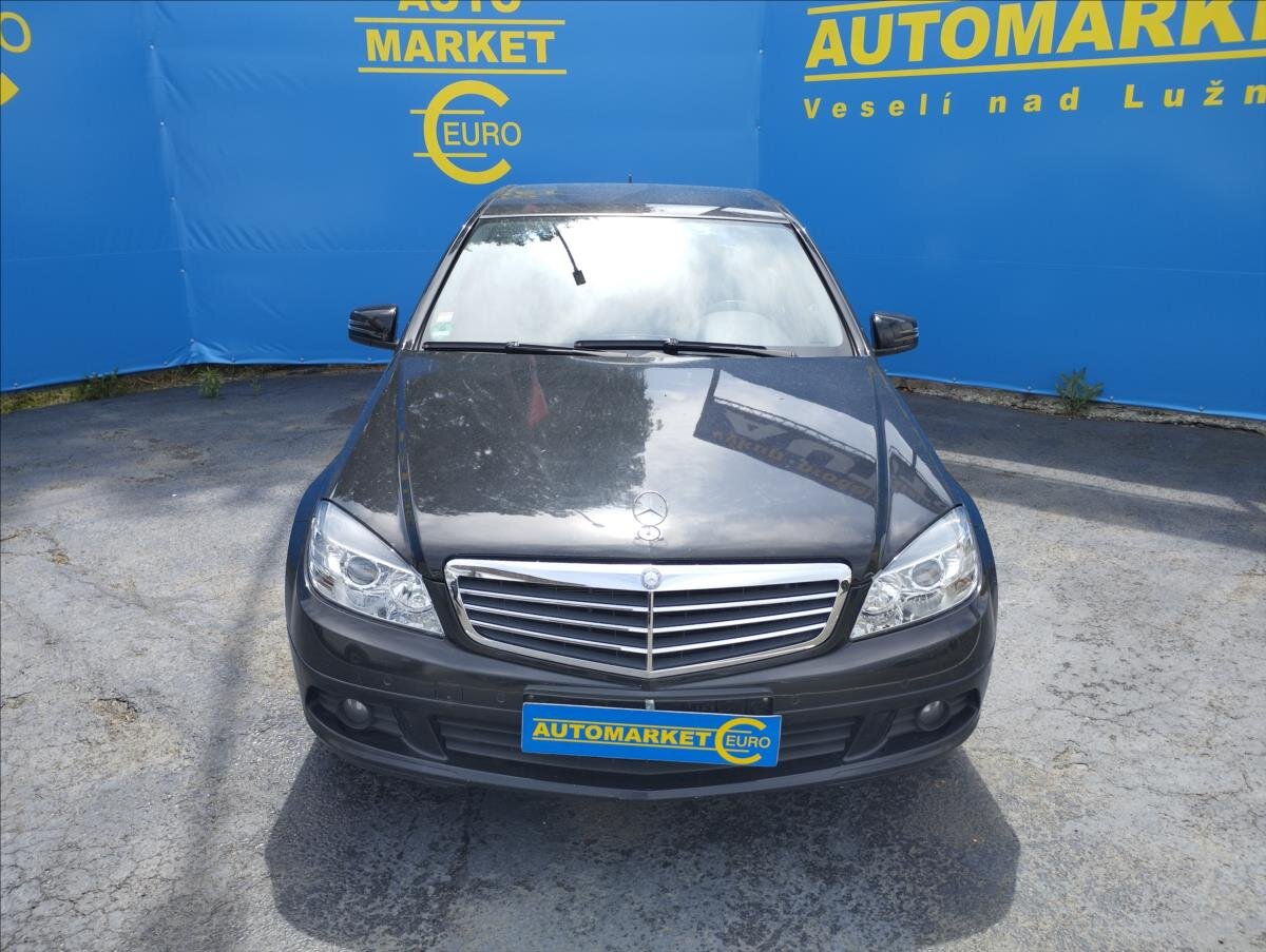 Mercedes-Benz Třídy C Sedan / Limuzína 1,8 l 115 kw