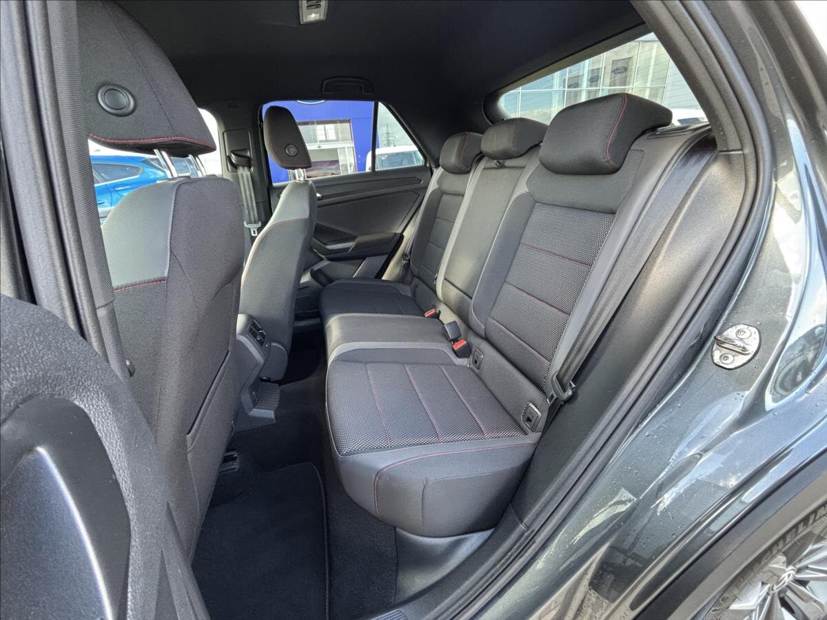 Volkswagen T-Roc SUV / Terénní 2,0 l 140 kw