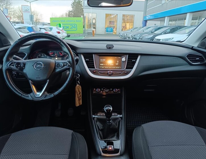 Opel Grandland X SUV 1,2 l 96 kw