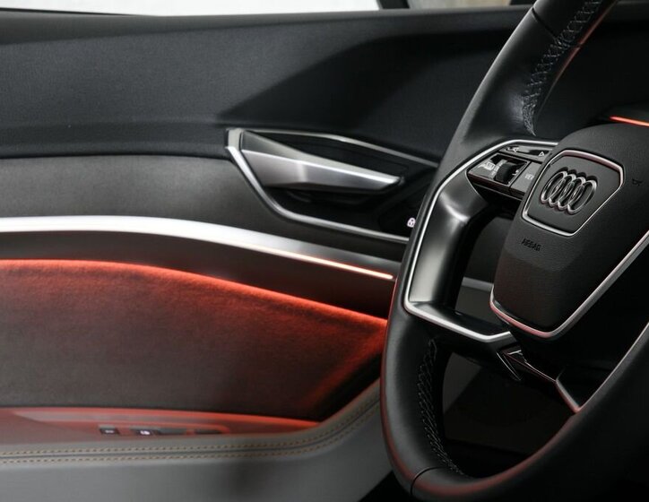 Audi e-tron SUV 0,0 300 kw