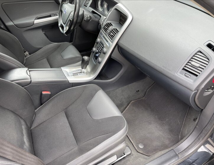 Volvo XC60 Kombi 2,4 l 151 kw