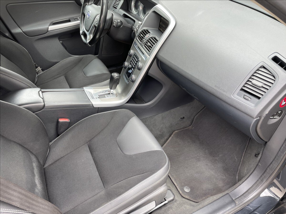 Volvo XC60 Kombi 2,4 l 151 kw