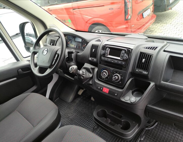 Opel Movano Skříň 2,2 l 121 kw