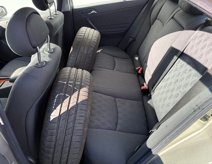 Mercedes-Benz Třídy C Sedan 1,8 l 105 kw