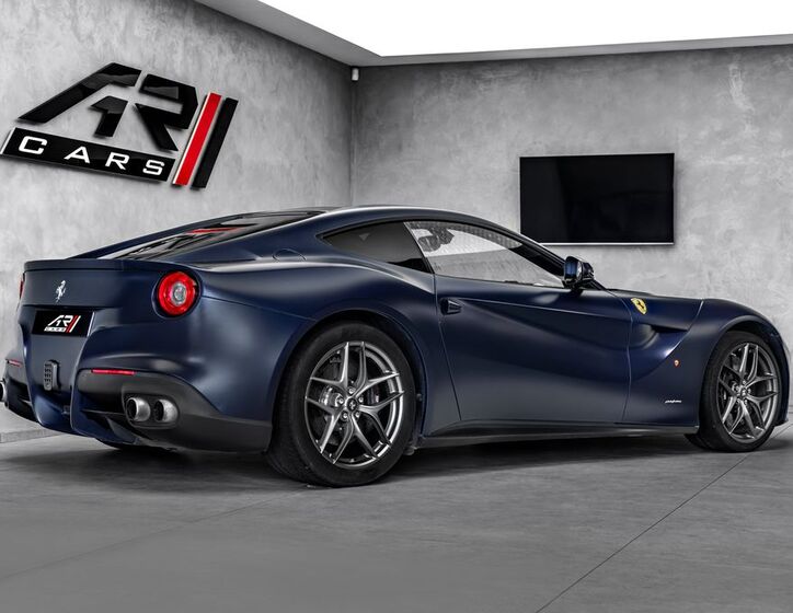 Ferrari F12 Berlinetta 5